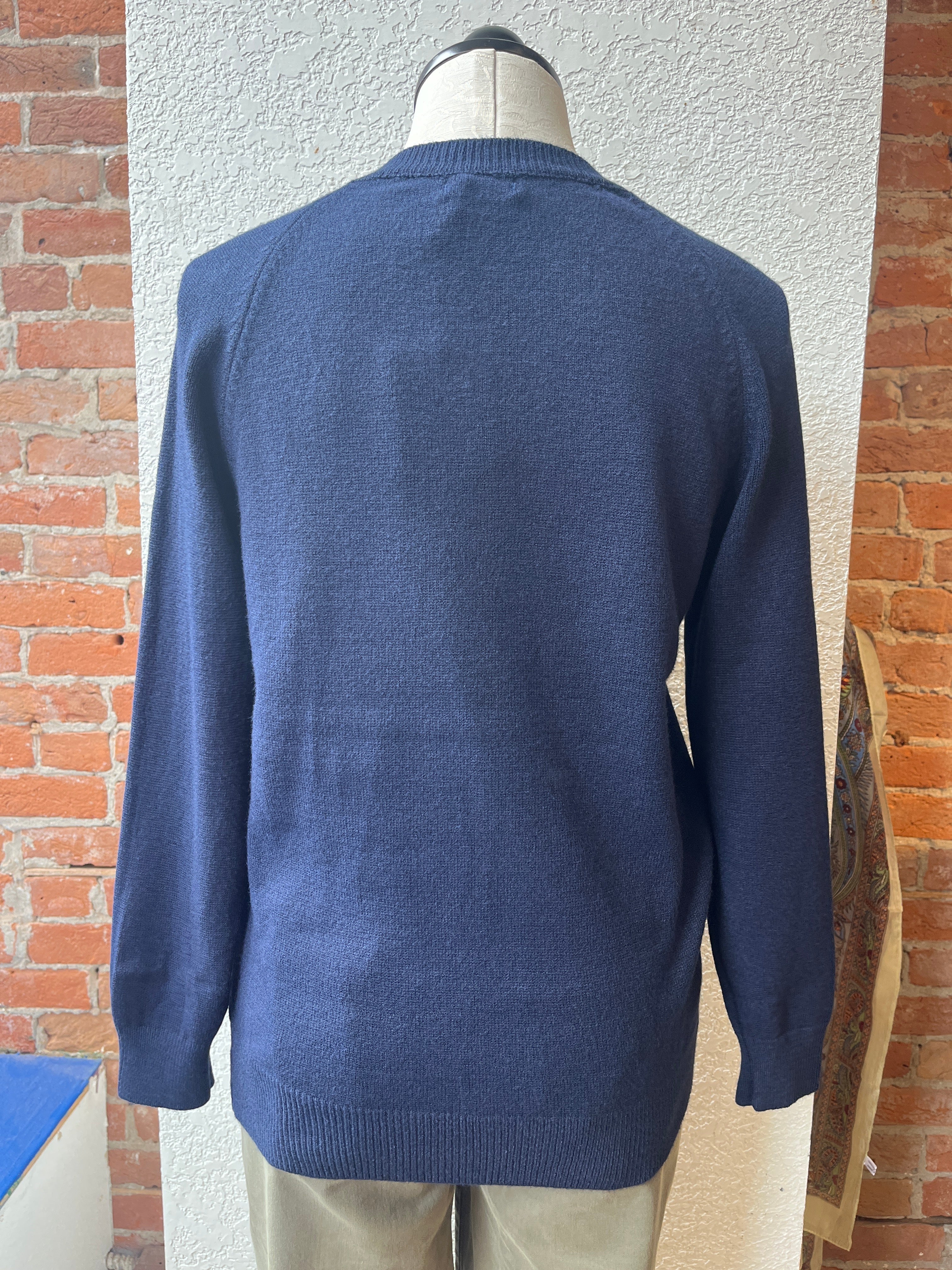 M (Made in Italy) sweater, v-neck 33-903X