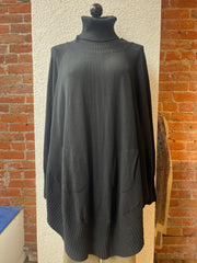 M (Made in Italy) sweater, turtle neck poncho 33-8015X