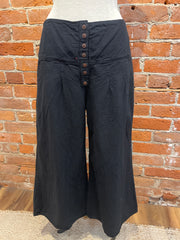 Maya Jones pants, wide leg crop with pockets