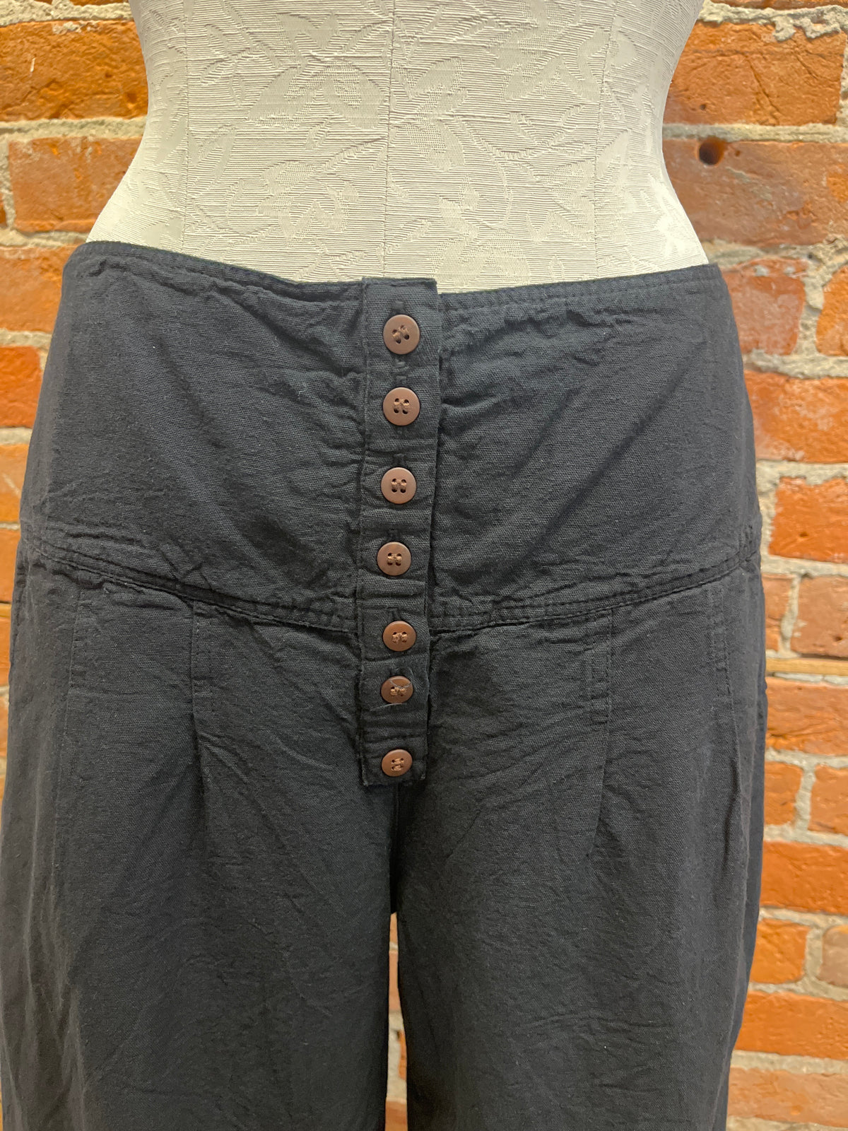 Maya Jones pants, wide leg crop with pockets