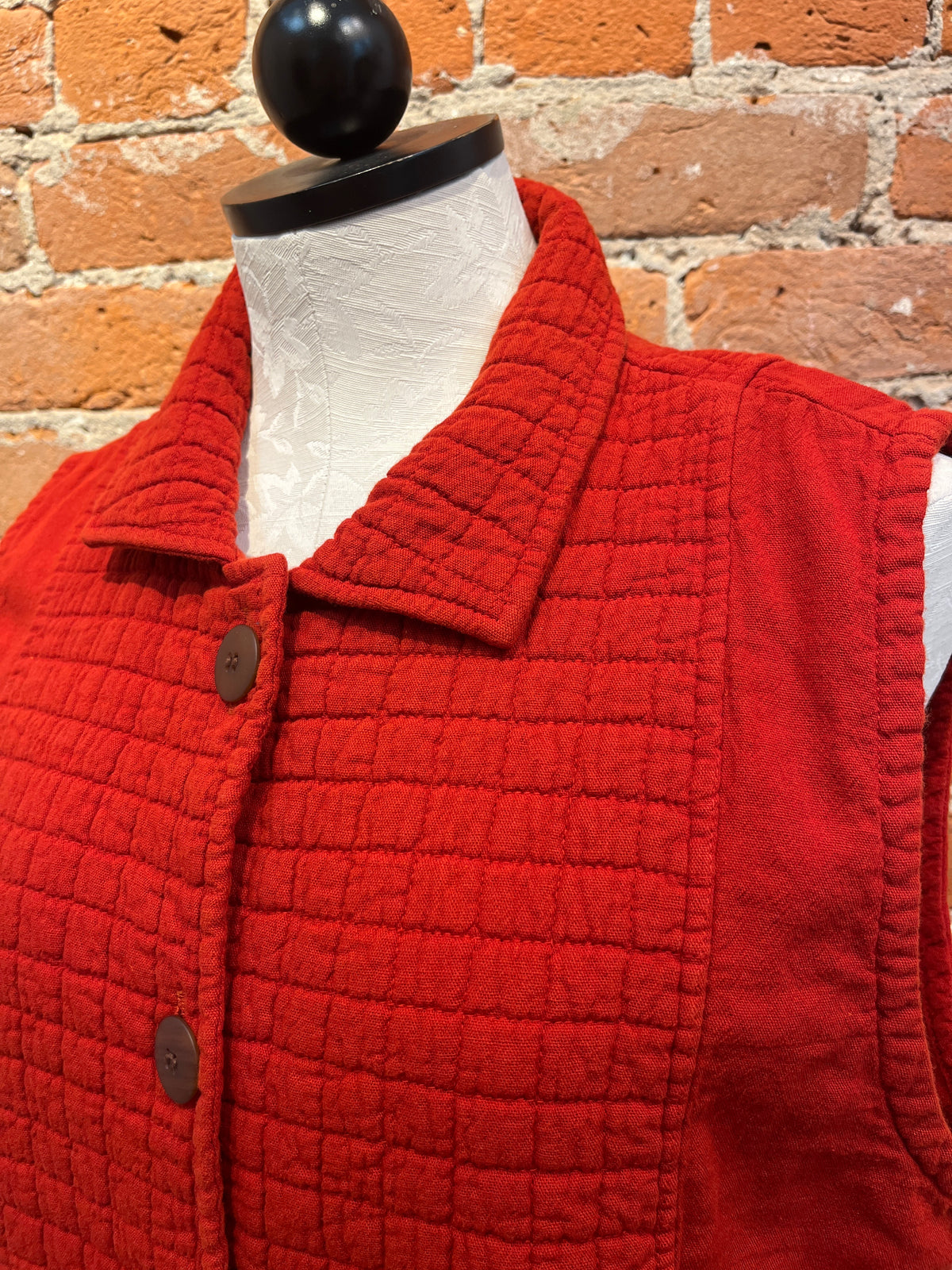 Maya Jones vest, quilted (2 colors)