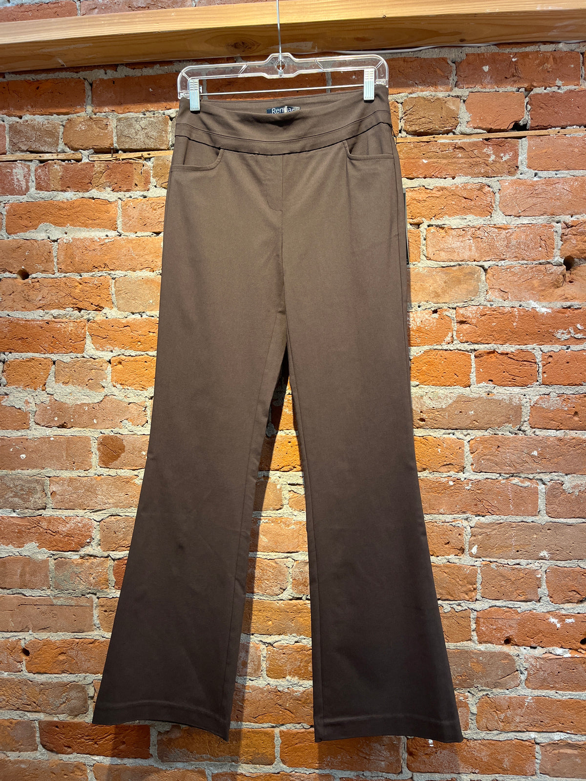 Pantalón Renuar 10051, pernera de bota