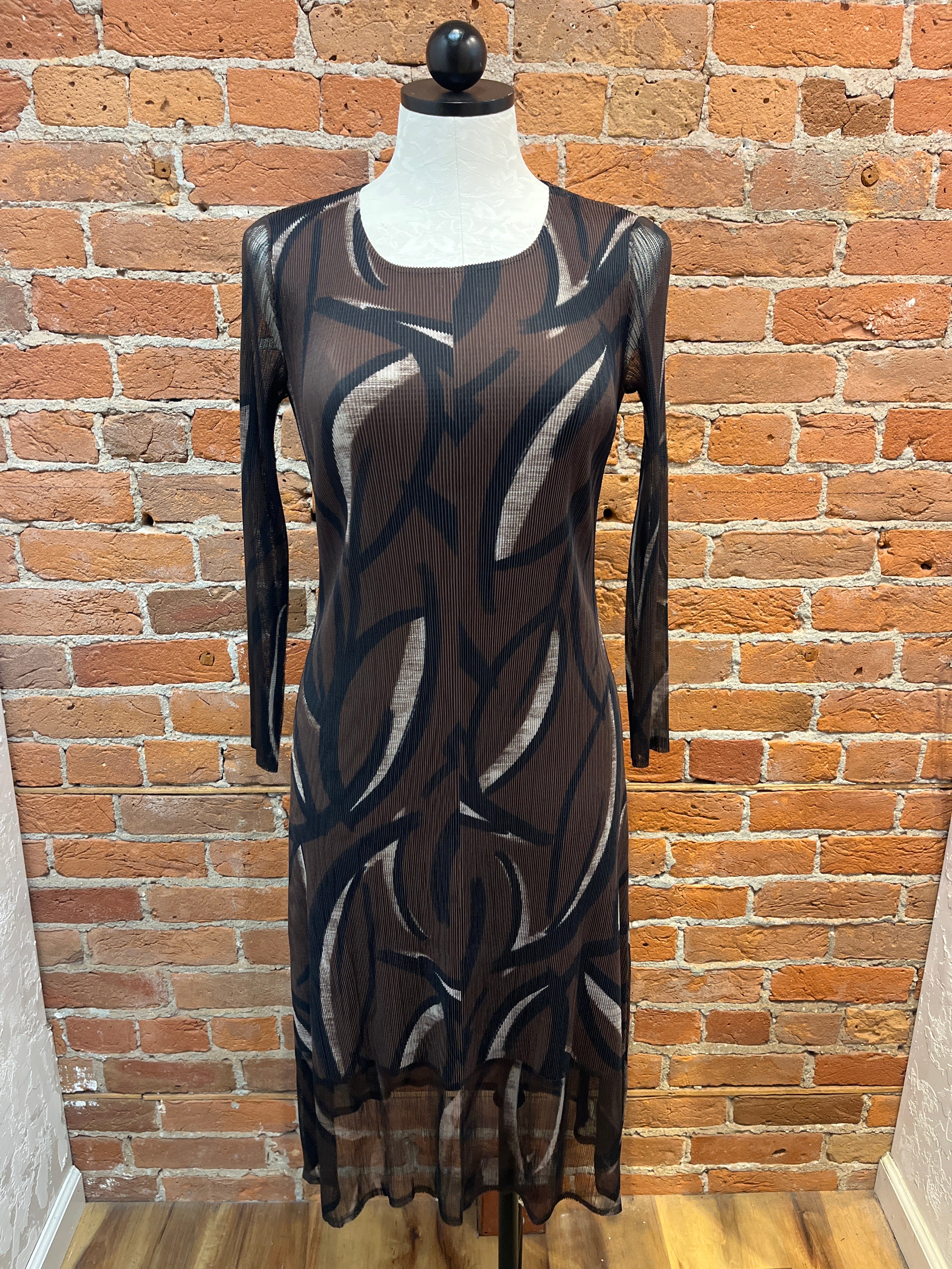 Olivia by Habitat dress 306510, Parisian pleats vin party rendevous