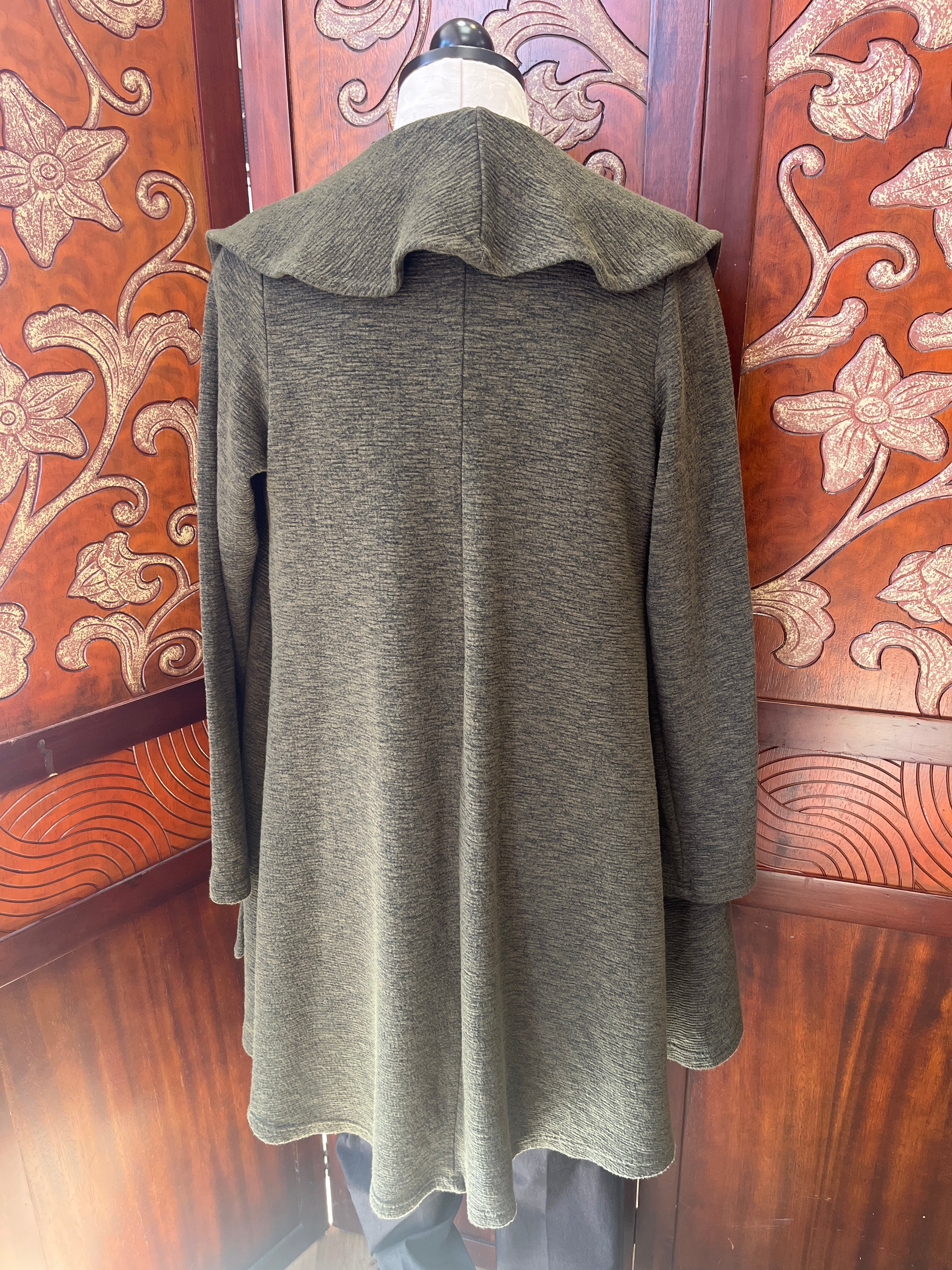 Cut Loose jacket/coat, open swing crimped