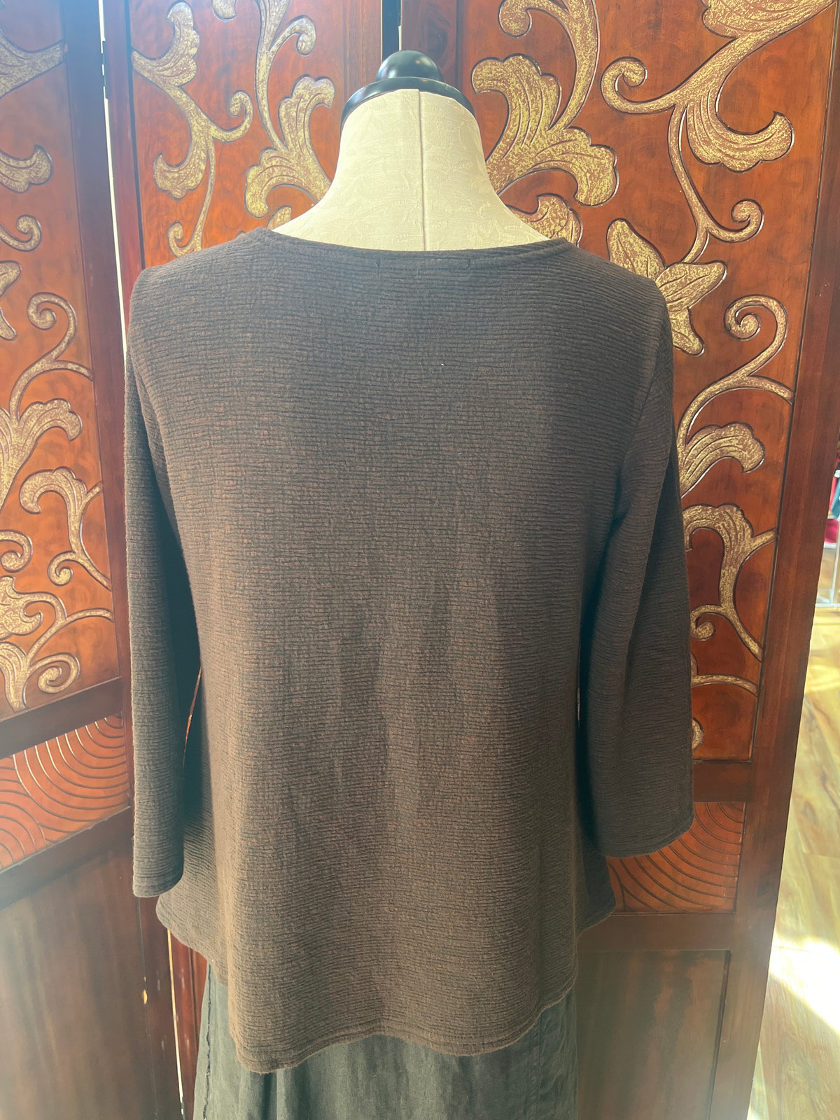 Cut Loose shirt, aline boatneck crimped Chocolate