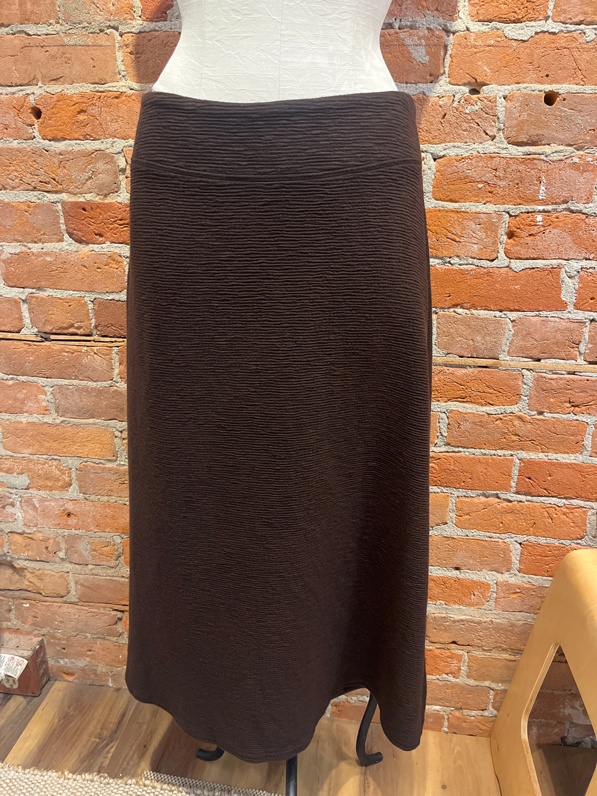 Cut Loose skirt, midi aline crimped Chocolate