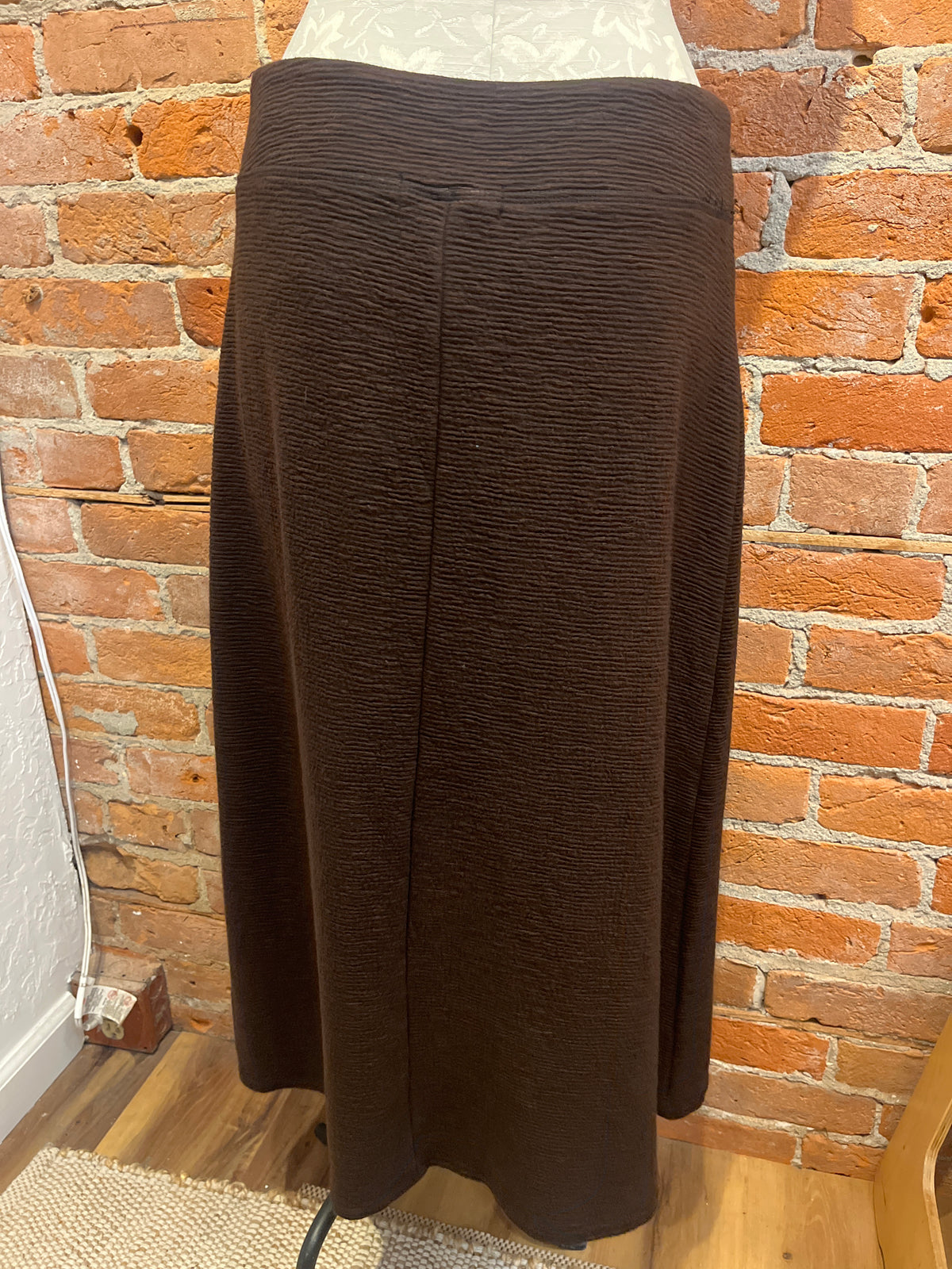 Cut Loose skirt, midi aline crimped Chocolate