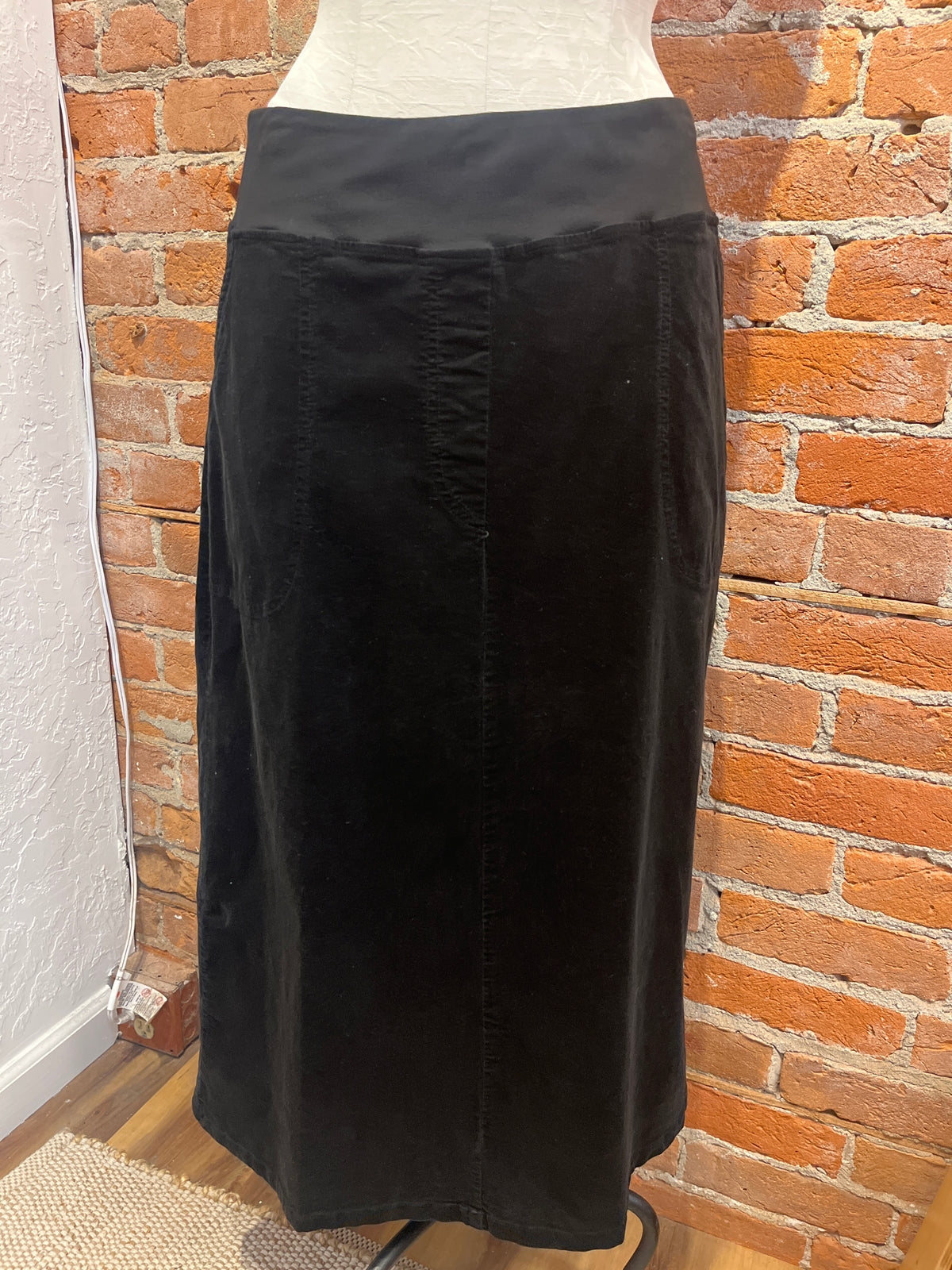 Cut Loose skirt, midi aline mini-cord Black