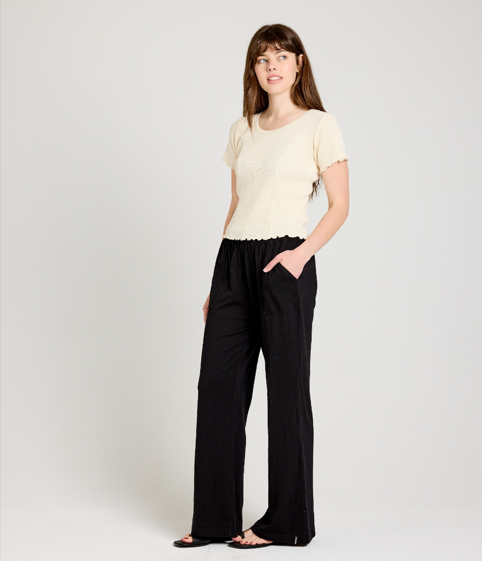 Known Supply Cricket shirt, short sleeve crop rib knit