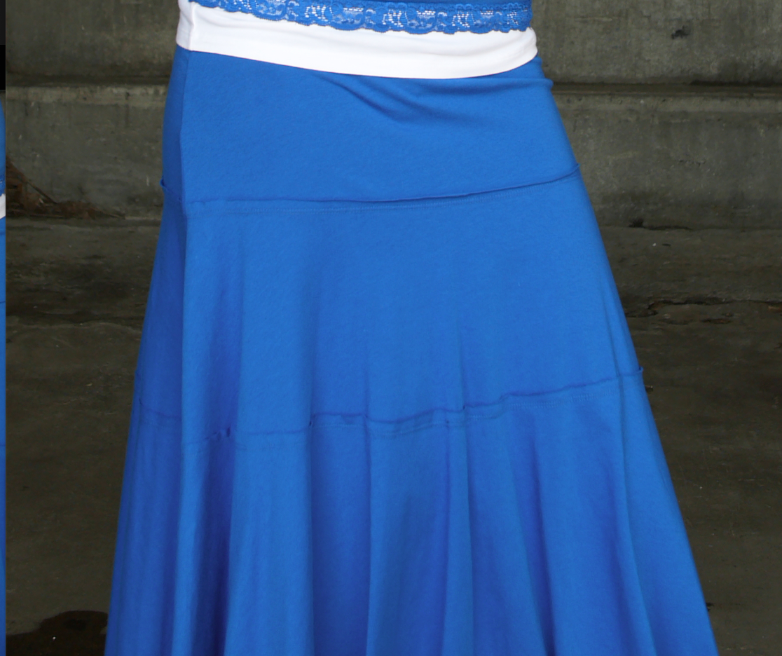 Falda Necessitees, larga soho (5 colores)