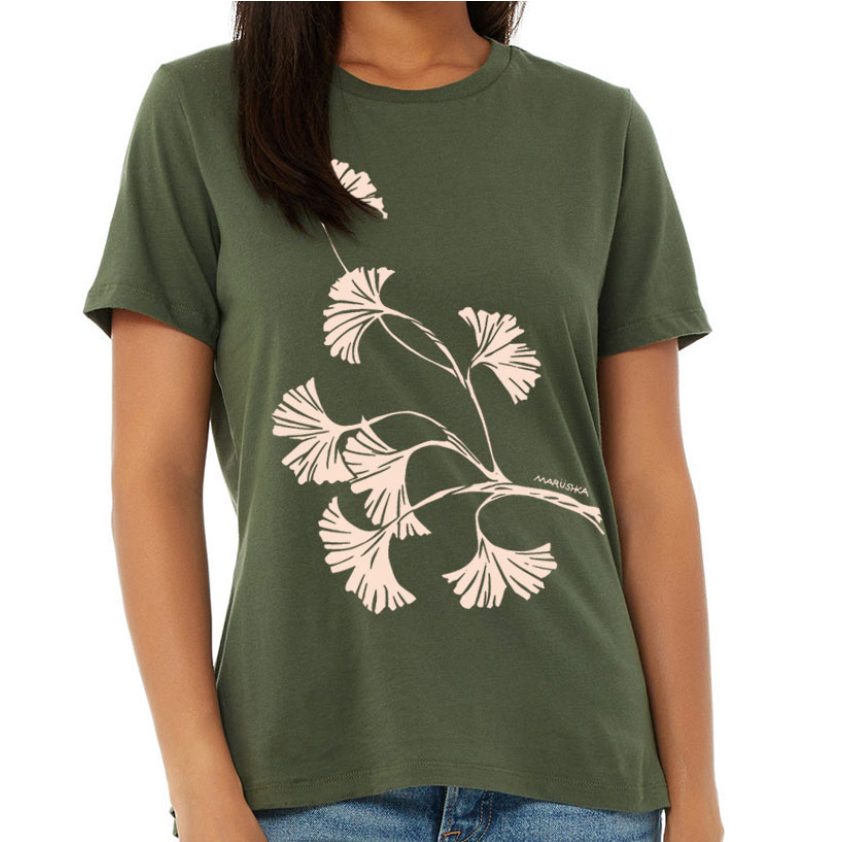 Marushka t-shirt, relaxed v-neck short-sleeve Ginko on Olive