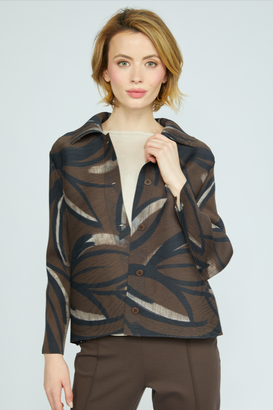 Olivia by Habitat jacket 306106, Parisian pleats vin night out