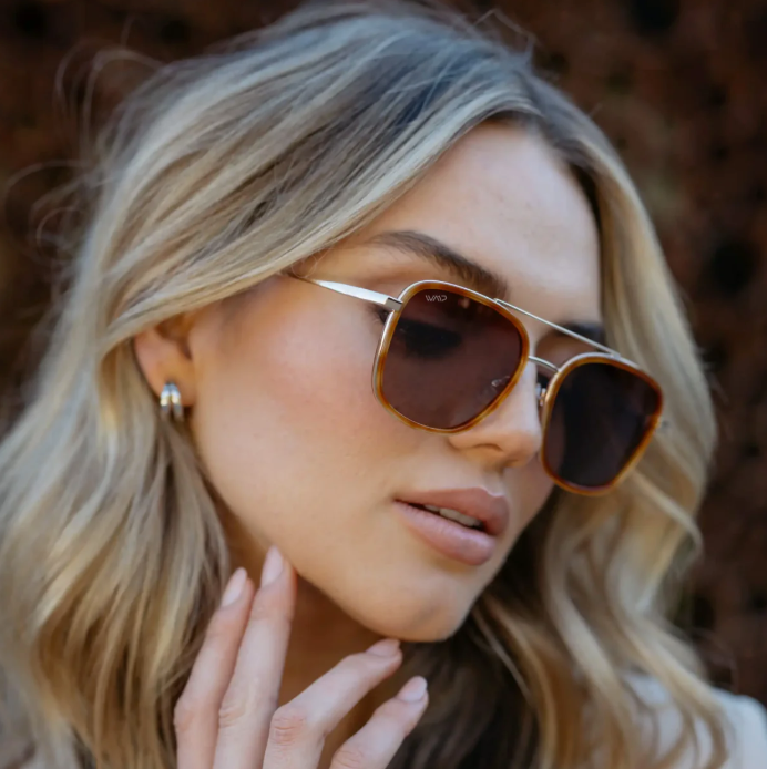 WMP Gia polarized sunglasses, sunset tortoise frame with gradient brown lenses