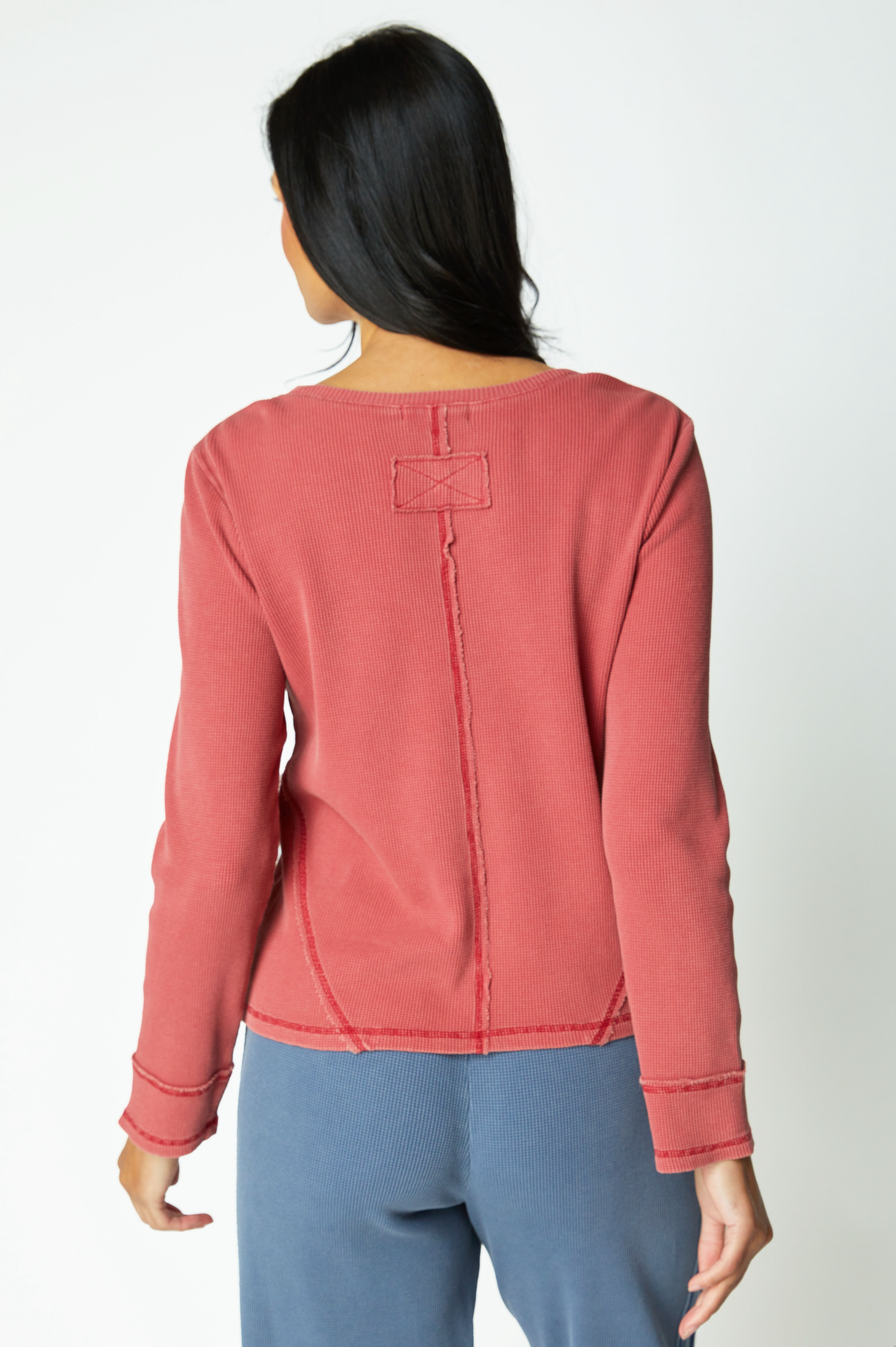 Escape by Habitat shirt 26537, waffle knit v-neck