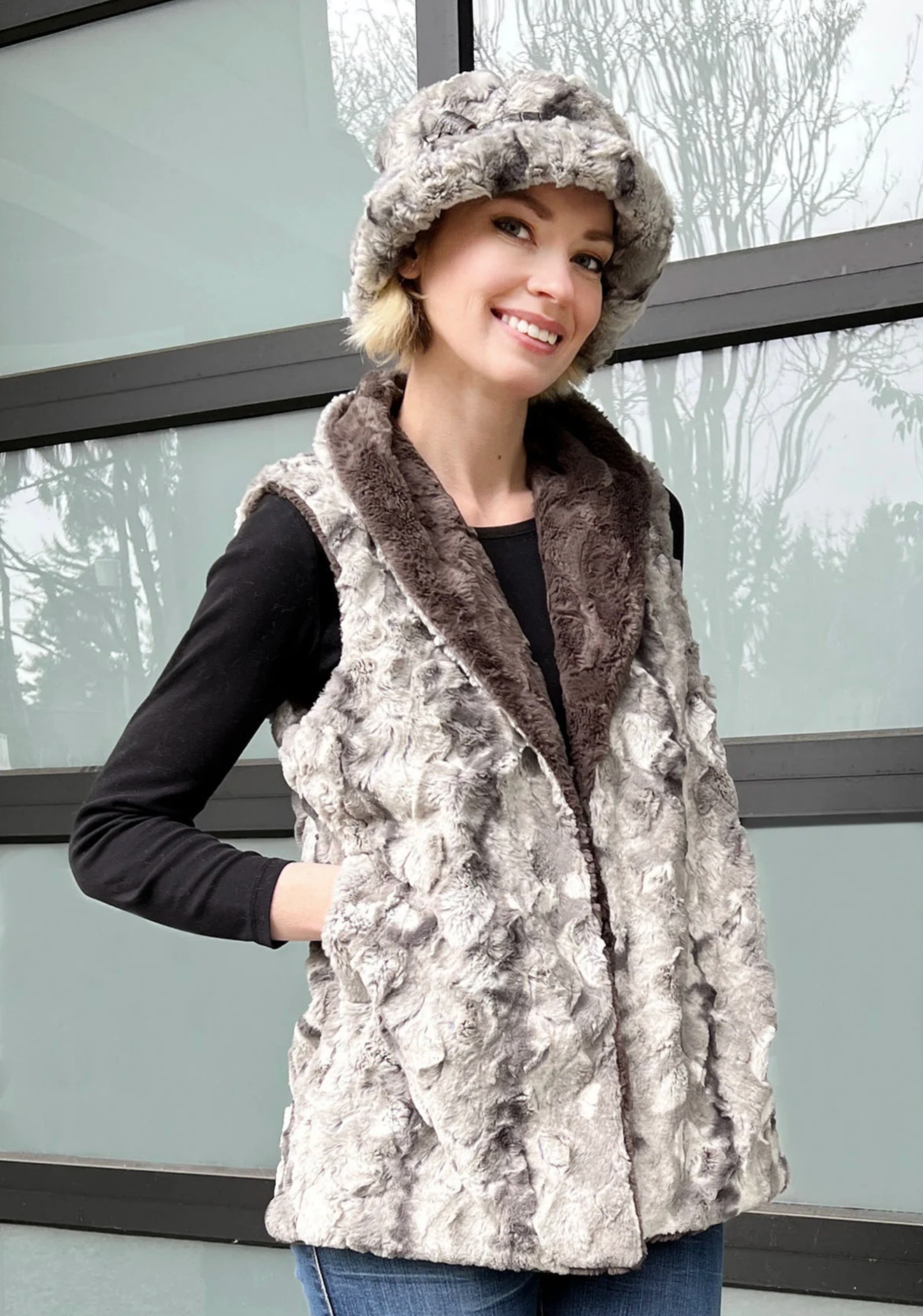 Pandemonium vest, reversible faux fur