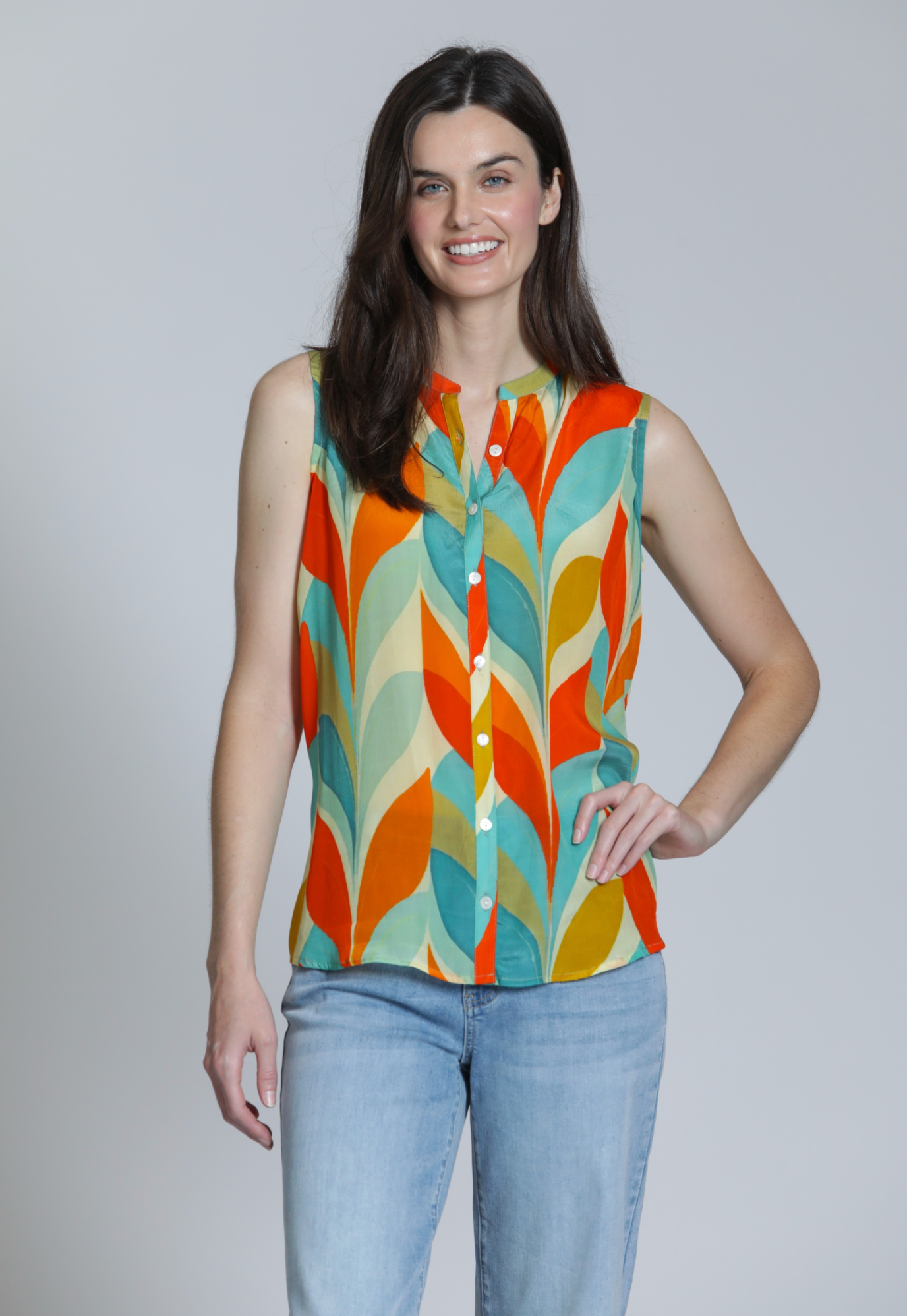APNY shirt 536P, sleeveless button front geometric print