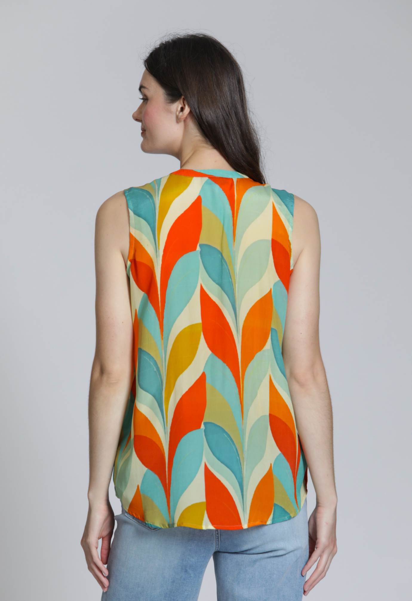 APNY shirt 536P, sleeveless button front geometric print