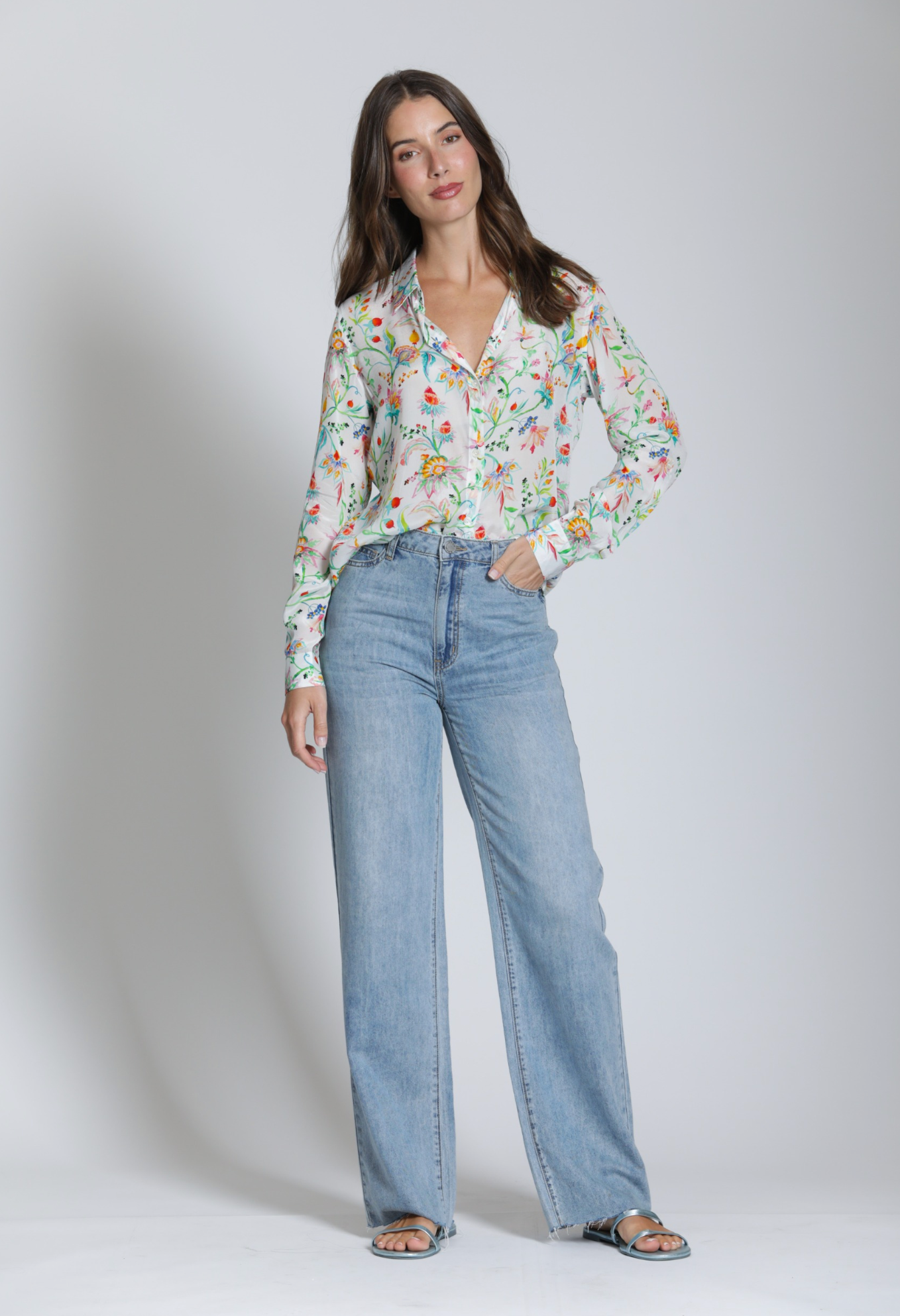APNY shirt 52P, button front floral on white print