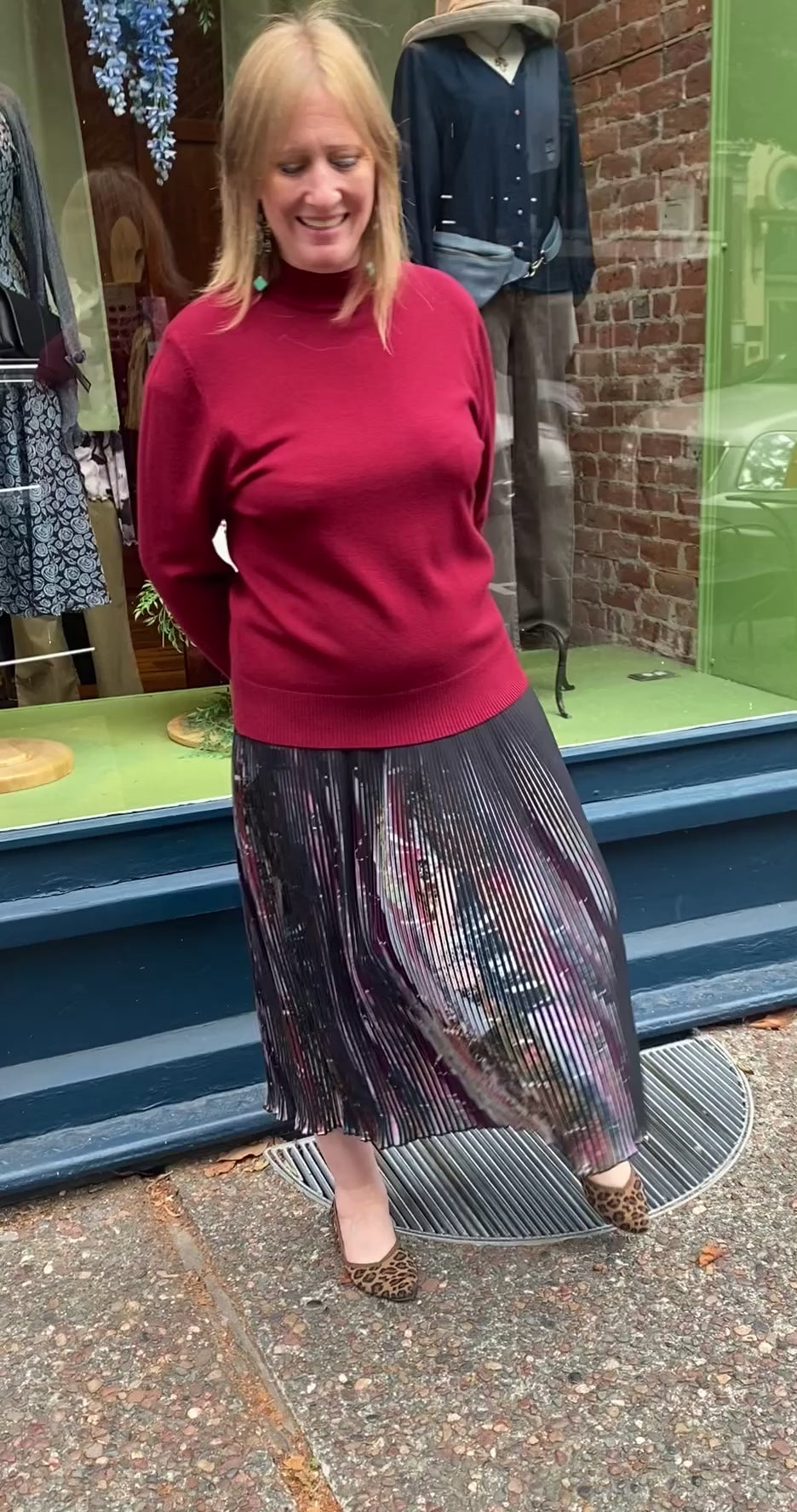 Load video: Desigual Plis skirt, knee-length FW05