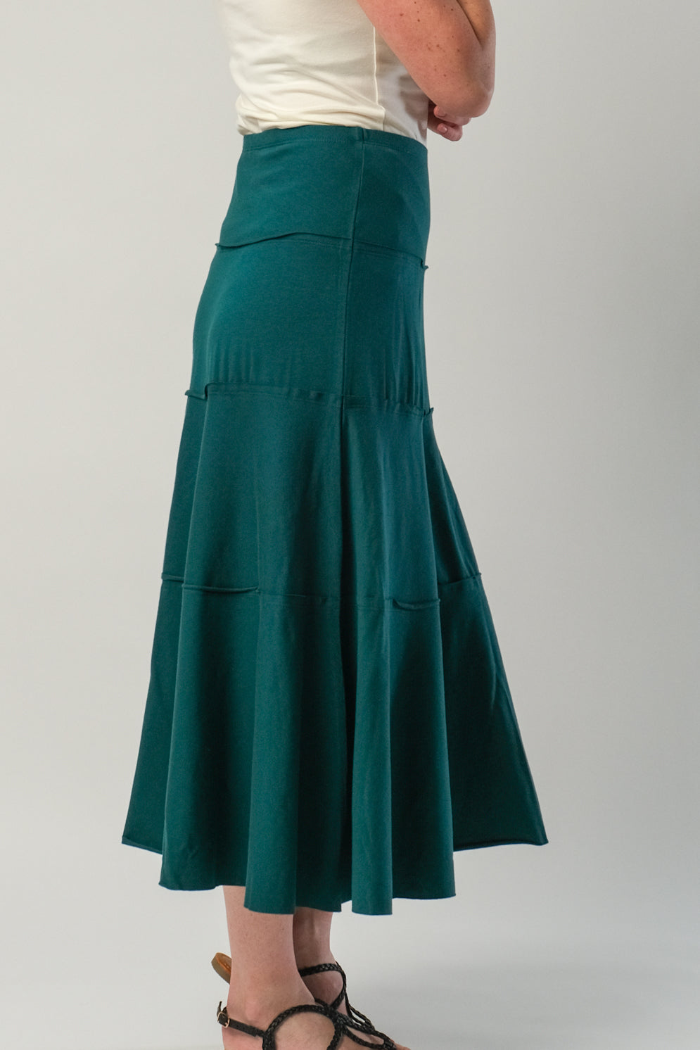 Falda Necessitees, larga soho (5 colores)