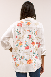 Camisa Caite Nola, espalda con múltiples bordados
