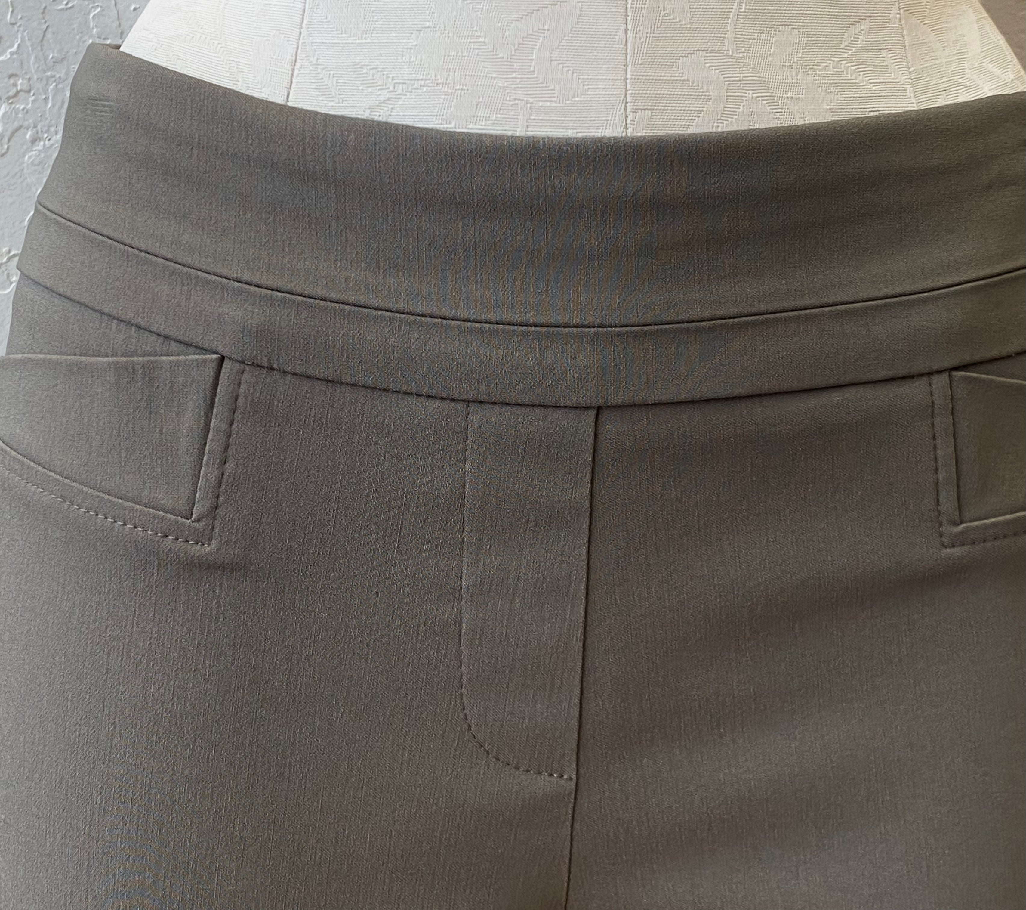 Pantalón Renuar 1721, pierna delgada