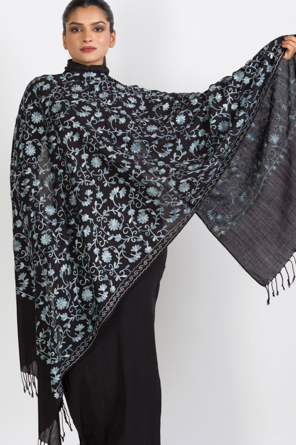 Sevya Isha shawl, embroidered (2 colors)