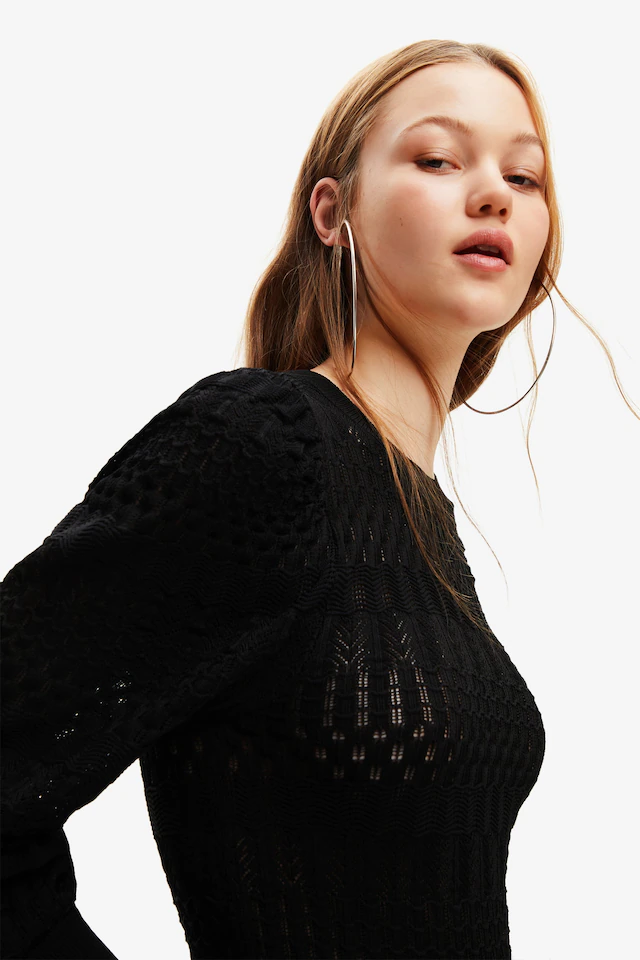 Camisa Desigual, tejido abierto.